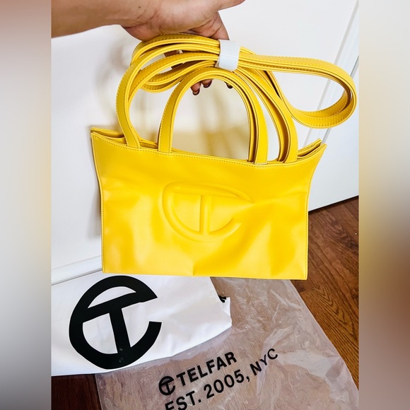 Brand new, not taken out of original package. TELFAR Yellow medium tote bag - Picture 4 of 9